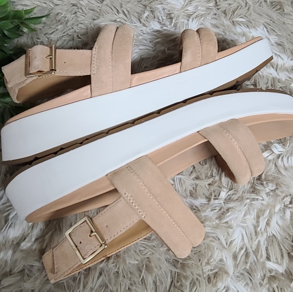 NEW UGG Lynnden Sandals - Picture 5 of 8